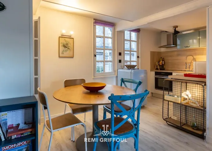 Confidentielle House Historic City Center 4 Guests