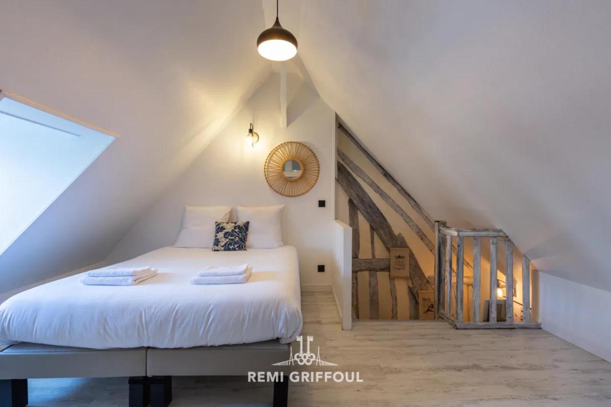 Confidentielle House Historic City Center 4 Guests Holiday home *
