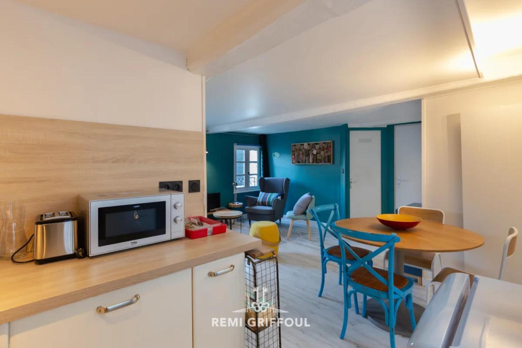 Confidentielle House Historic City Center 4 Guests Holiday home *